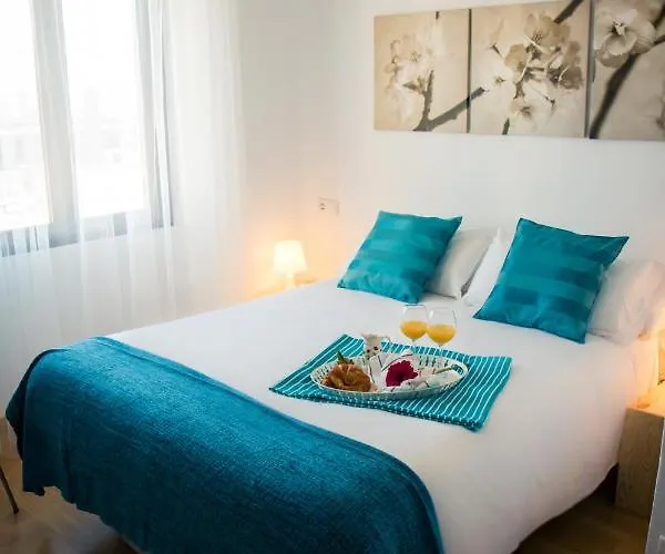 Holidays2Malaga Heredia 3 Bedroom Opposite Malaga Port